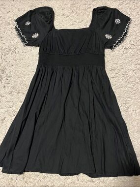 Old Navy Black Puff-Sleeve Square-Neck Dress